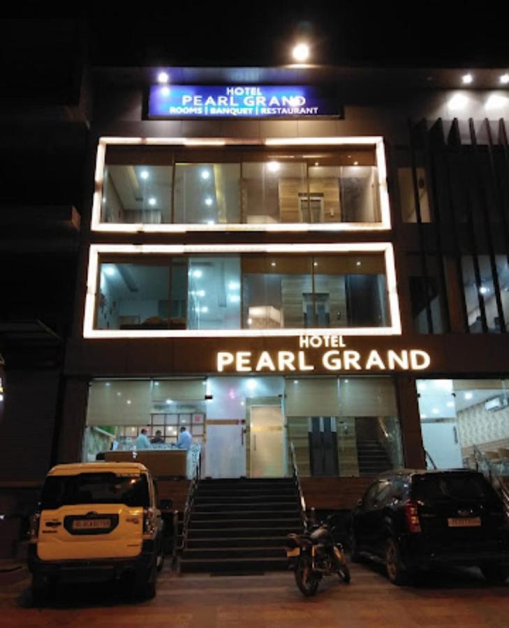 Hotel Pearl Grand & Banquet Zirakpur Exterior foto