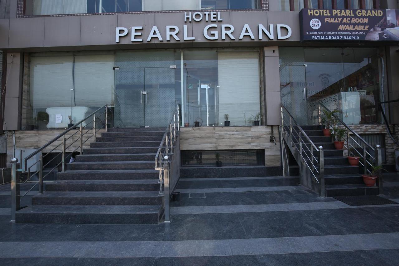 Hotel Pearl Grand & Banquet Zirakpur Exterior foto