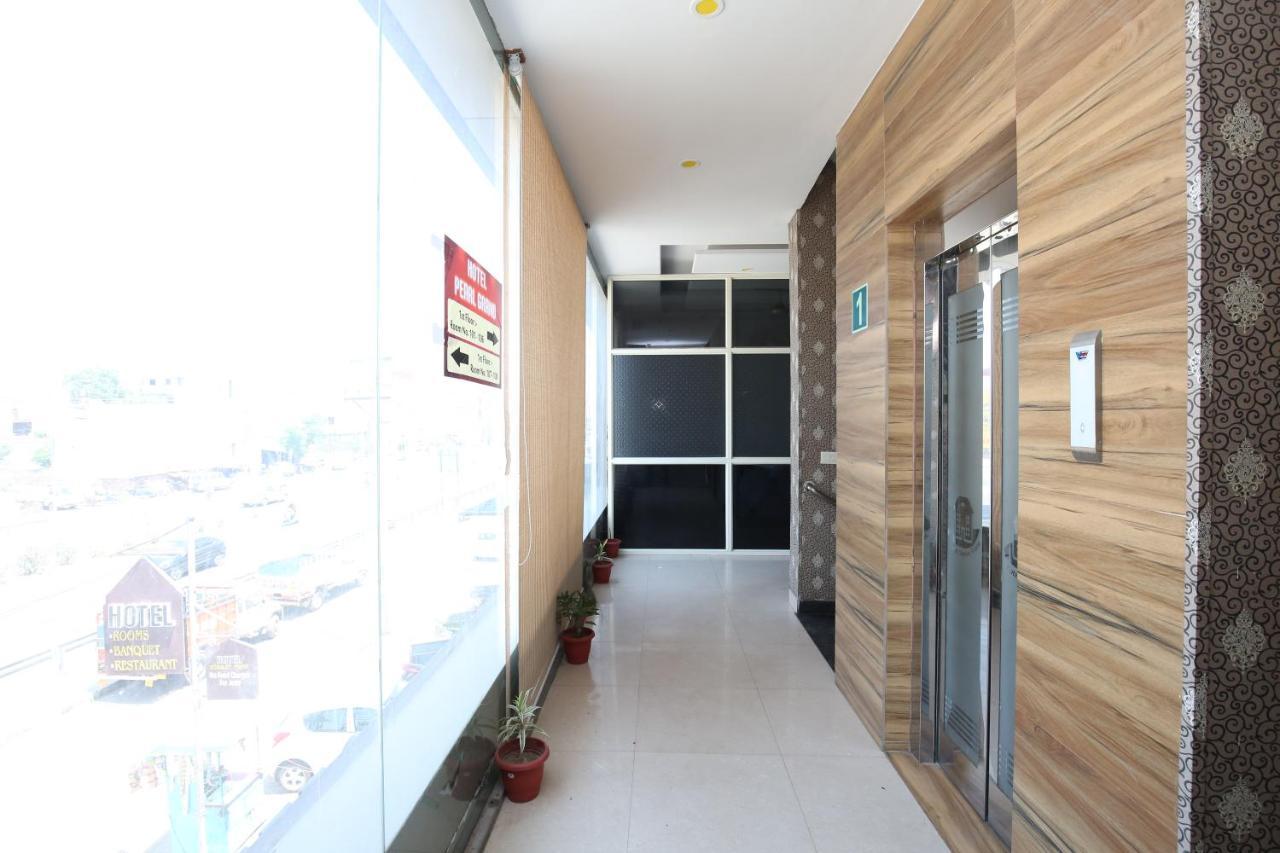 Hotel Pearl Grand & Banquet Zirakpur Exterior foto