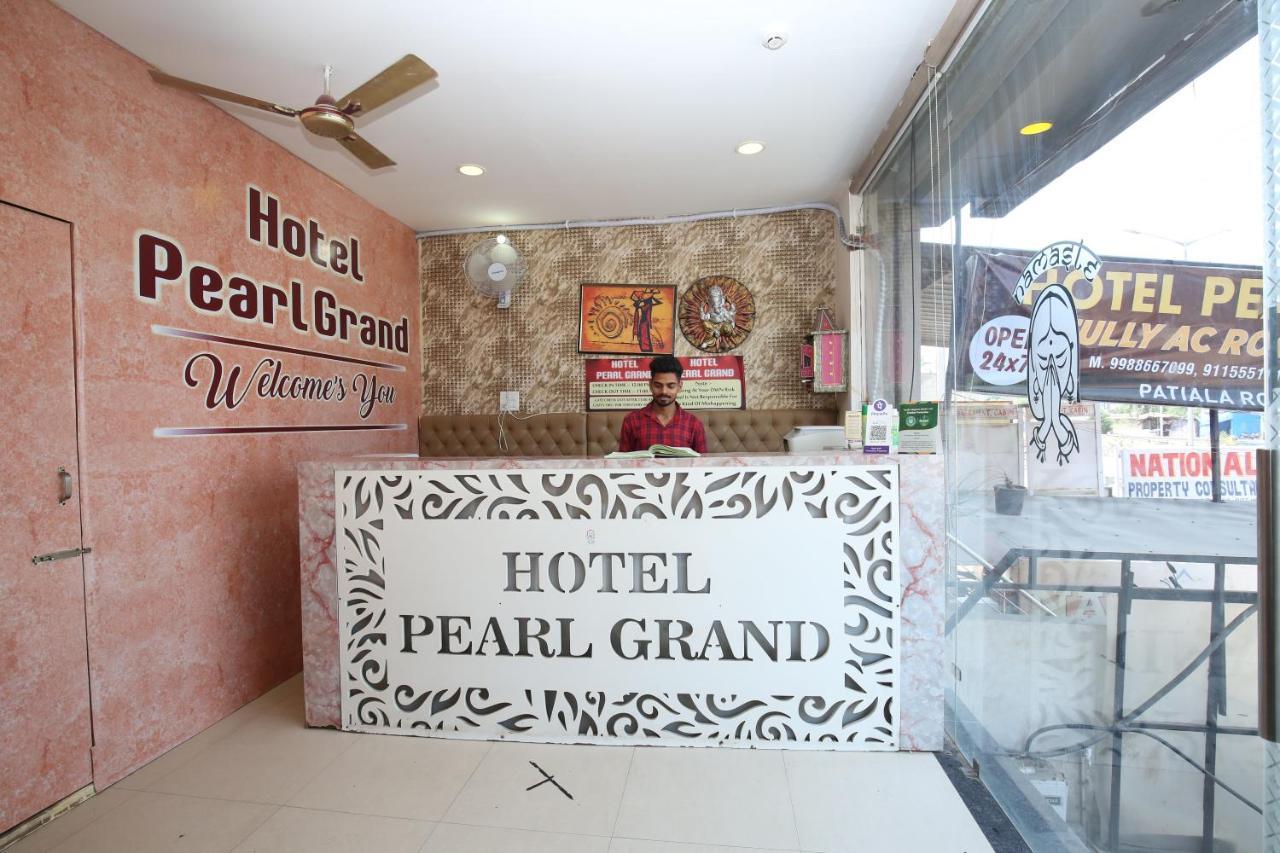 Hotel Pearl Grand & Banquet Zirakpur Exterior foto